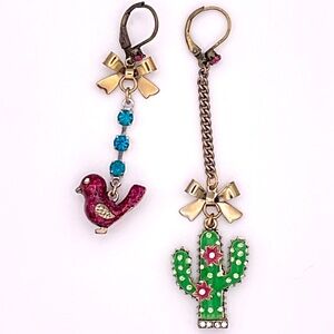 BETSEY JOHNSON EARRINGS